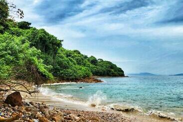 تختخواب و صبحانه Cerrito Tropical Eco Lodge