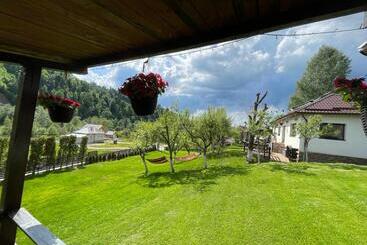 پانسیون Cazare Colibita Casa Lipan