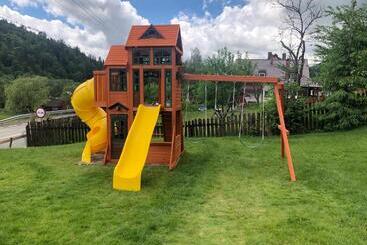 پانسیون Cazare Colibita Casa Lipan