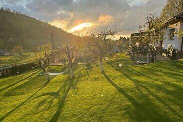 پانسیون Cazare Colibita Casa Lipan