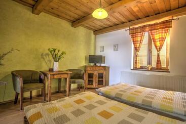 بنسيون Penzión Grobský Dvor