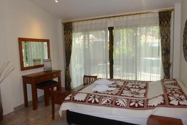 Vip Chain Resort Pool Villa