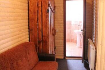 هاستل Oksamit Resort