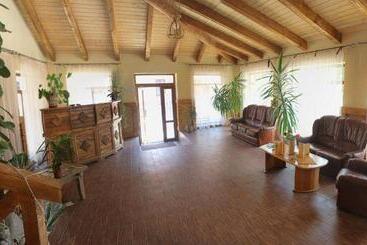 هاستل Oksamit Resort