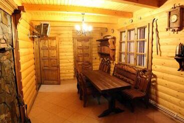 هاستل Oksamit Resort