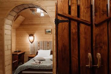 هاستل Oksamit Resort