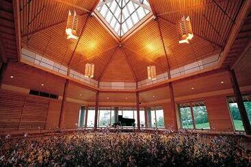 هتل Yatsugatake Kogen Lodge