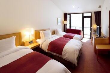 هتل Yatsugatake Kogen Lodge