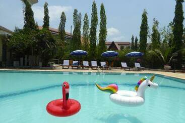 Oasis Garden & Pool Villa At Vip Resort