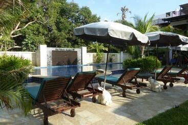 Oasis Garden & Pool Villa At Vip Resort