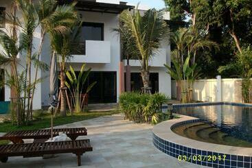 Oasis Garden & Pool Villa At Vip Resort