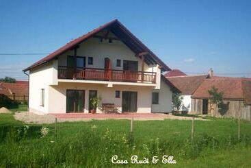 بنسيون Casa Rudi & Ella