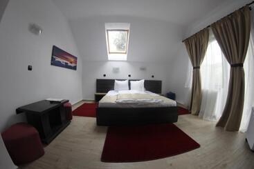 پانسیون Casa Laur Cu Plajă Privată