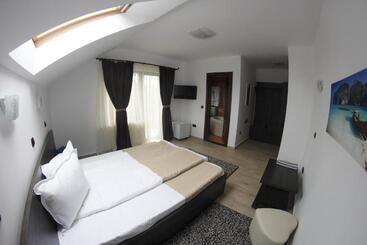 پانسیون Casa Laur Cu Plajă Privată