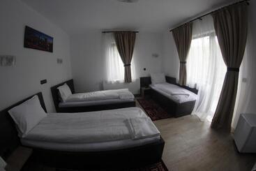پانسیون Casa Laur Cu Plajă Privată