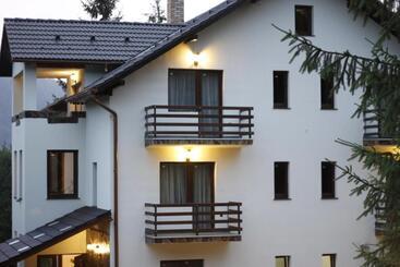 پانسیون Casa Laur Cu Plajă Privată