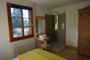 Hostel Auberge De La Perdrix