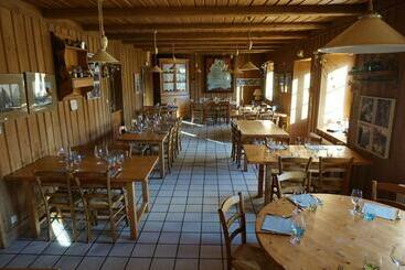 Hostel Auberge De La Perdrix