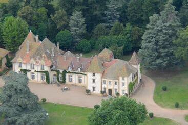 민박 Domaine Des Grands Cèdres