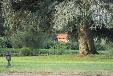 민박 Domaine Des Grands Cèdres