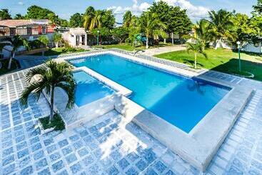 فندق Capital O Oxtankah,chetumal Bay