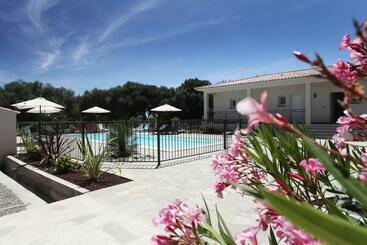 هتل Hôtel Des Nacres