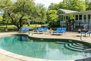 호스텔 Lambert S Cove Inn & Resort