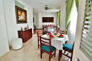 Casablanca Hotel, Restobar, Catering, Eventos & Turismo En Garzón
