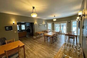 هتل The Edenwild Boutique Inn