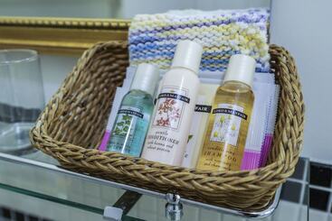 هتل The Edenwild Boutique Inn