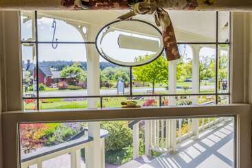 هتل The Edenwild Boutique Inn