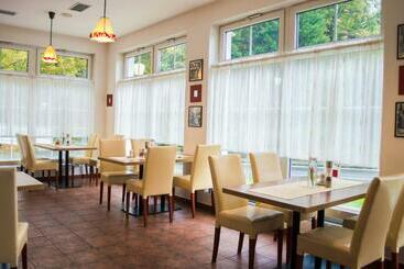 Wellness Hotel Hukvaldy Polopenze A Wellness V Ceně