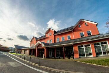 Wellness Hotel Hukvaldy Polopenze A Wellness V Ceně