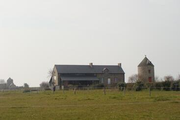 تختخواب و صبحانه Chambres D'hôtes Le Petit Angle