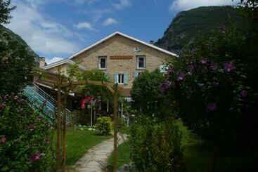 צימר La Petite Auberge De Niaux