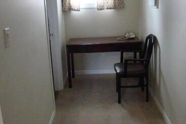 مُتل Paddock Inn