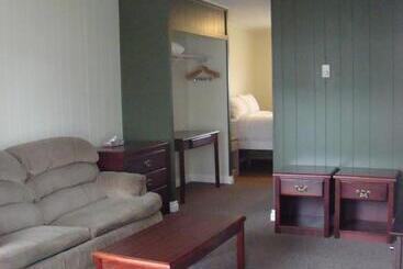 مُتل Paddock Inn