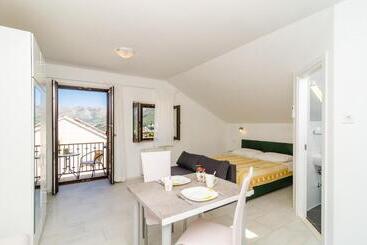 Cina Apartments