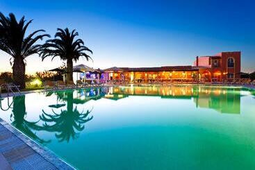 آپارتمان Colina Village