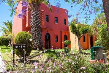Colina Village