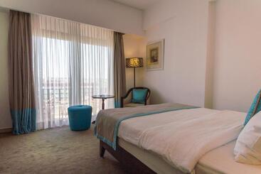 هتل Arkin Palm Beach