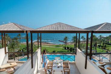 Constantinou Bros Athena Beach Hotel