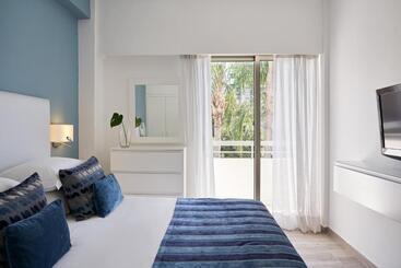 هتل Atlantica Oasis