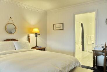 هتل Auberge Des Falaises