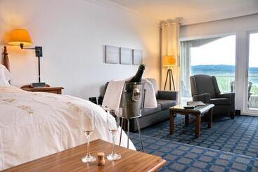 هتل Auberge Des Falaises