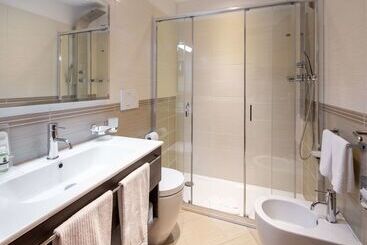 هتل Best Western Plus Tigullio Royal
