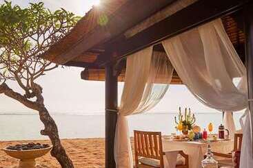 هتل Conrad Bali