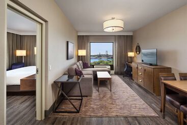 هتل Doubletree By Hilton Halifax Dartmouth