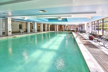 Estreya Residence Hotel And Spa