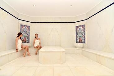 Estreya Residence Hotel And Spa